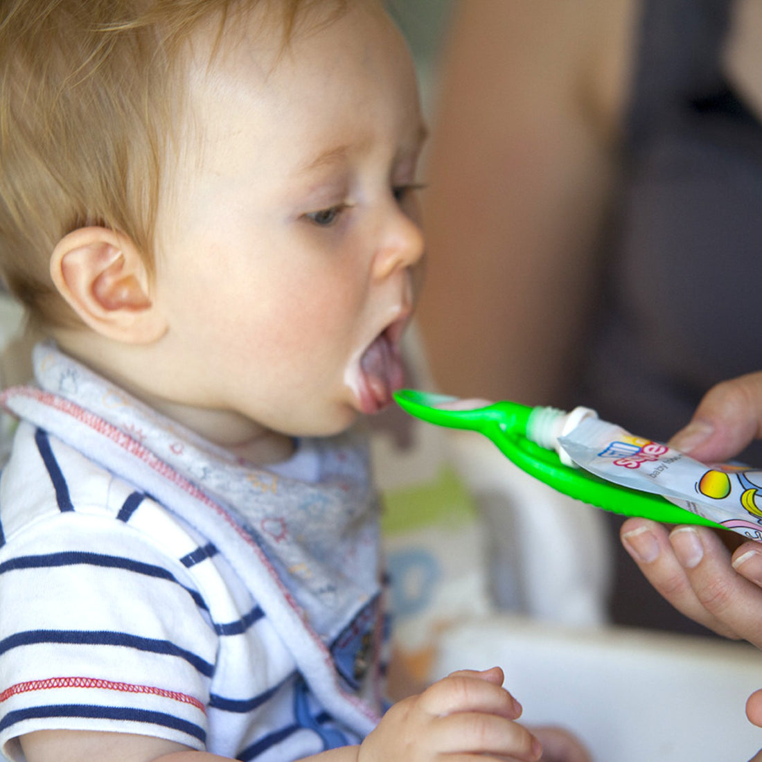 Attachable Baby Pouch Weaning Spoon